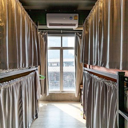 The Beds Ever Hostel (Adults Only) Bangkok Esterno foto