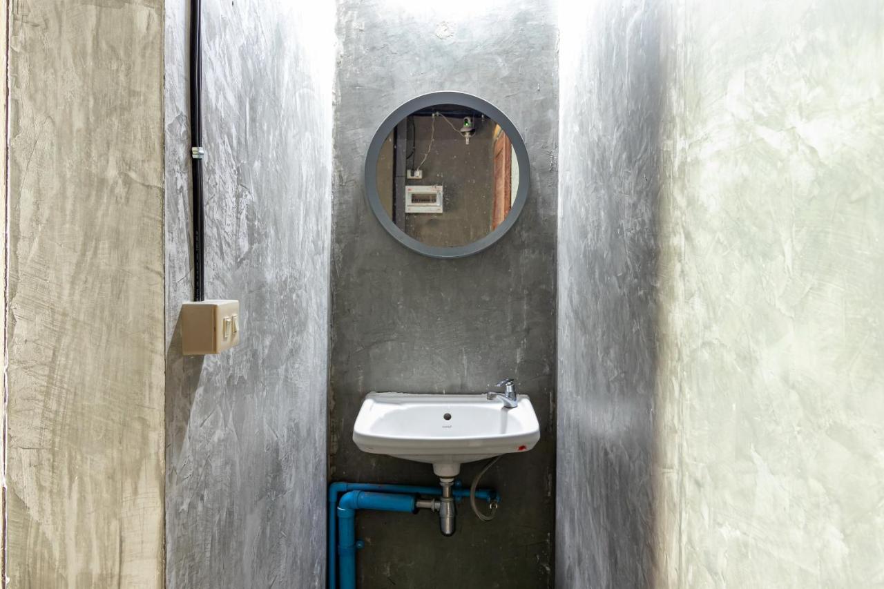 The Beds Ever Hostel (Adults Only) Bangkok Esterno foto
