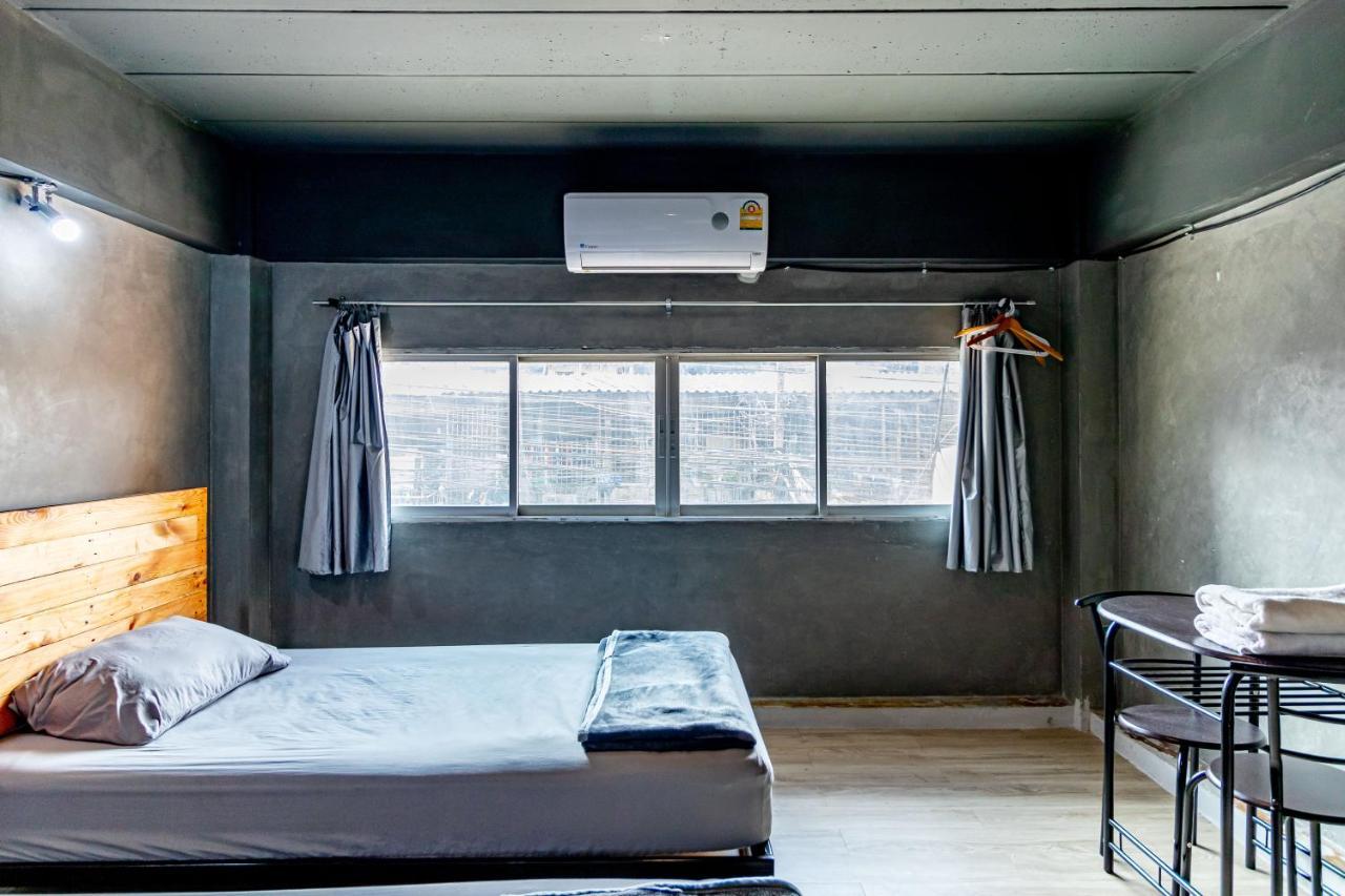 The Beds Ever Hostel (Adults Only) Bangkok Esterno foto