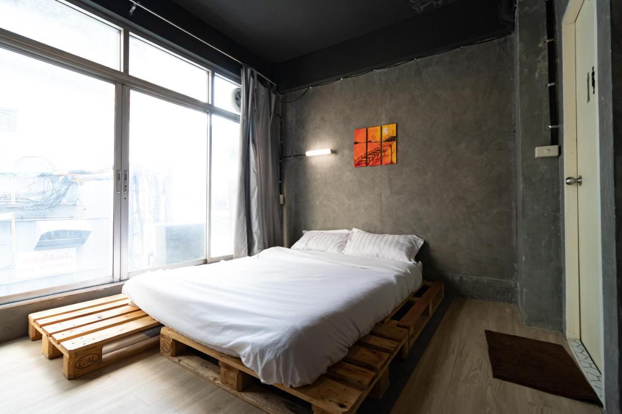 The Beds Ever Hostel (Adults Only) Bangkok Esterno foto