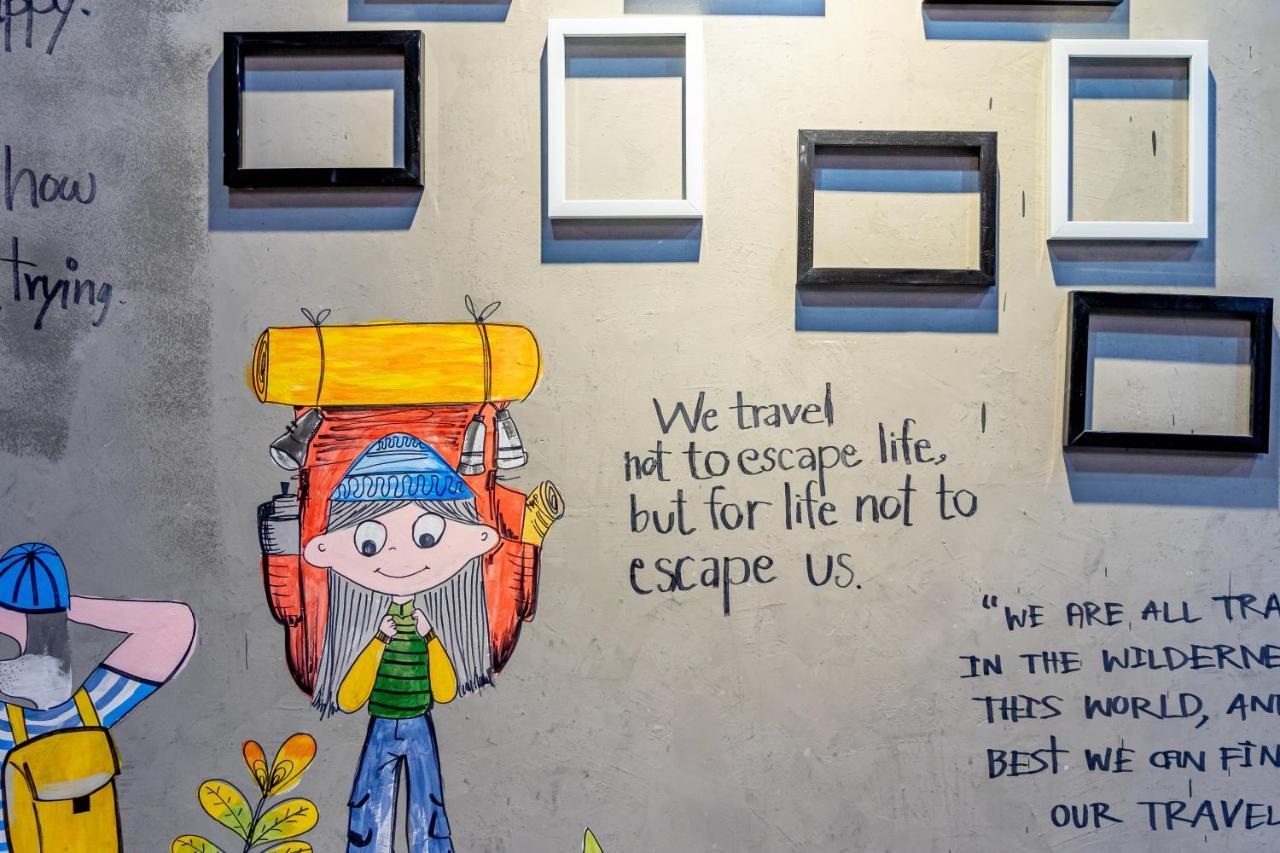 The Beds Ever Hostel (Adults Only) Bangkok Esterno foto