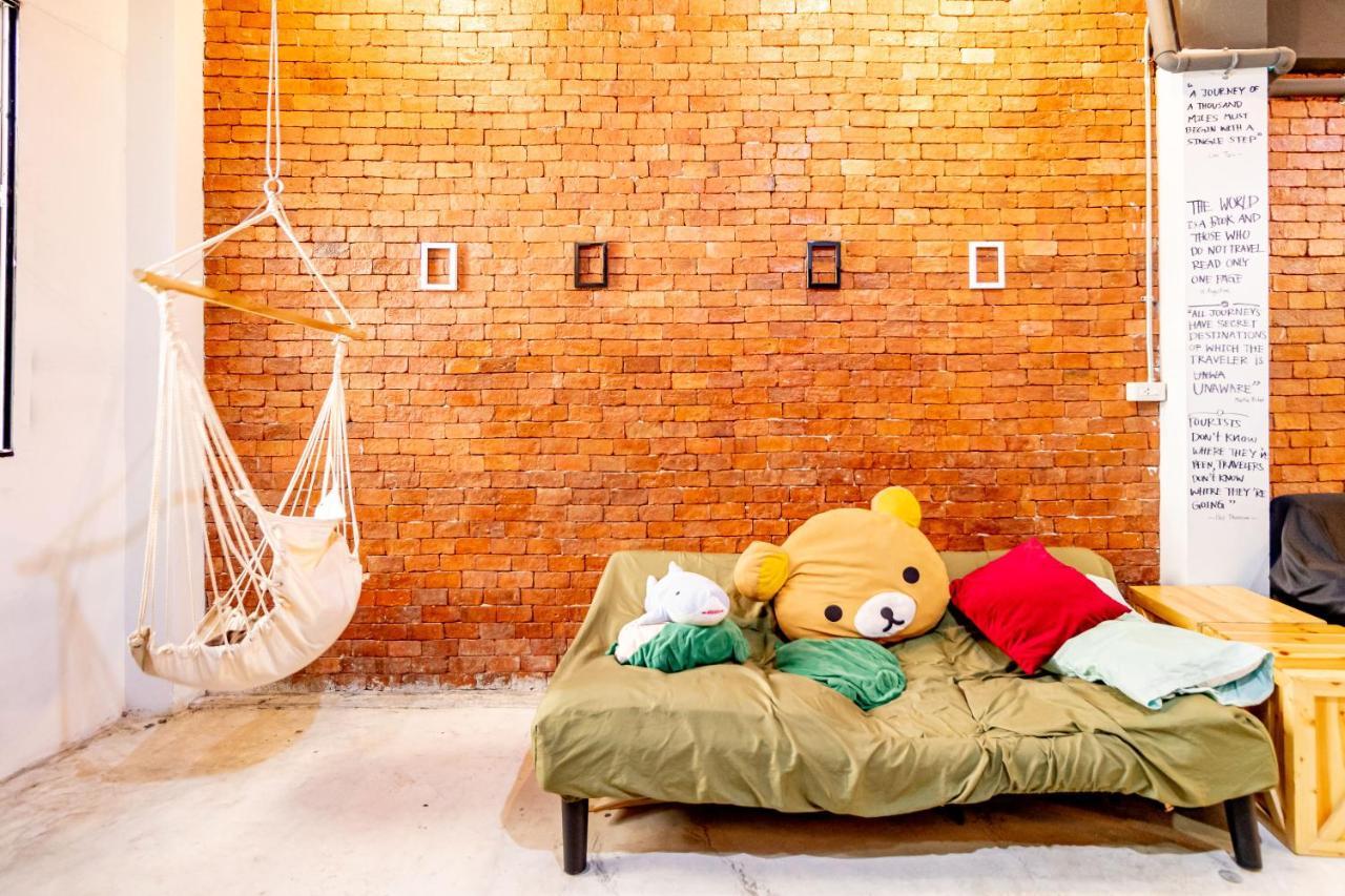 The Beds Ever Hostel (Adults Only) Bangkok Esterno foto