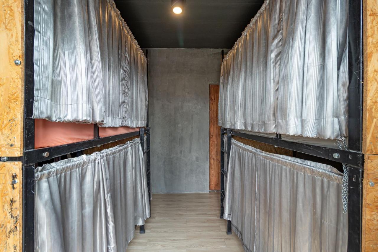 The Beds Ever Hostel (Adults Only) Bangkok Esterno foto