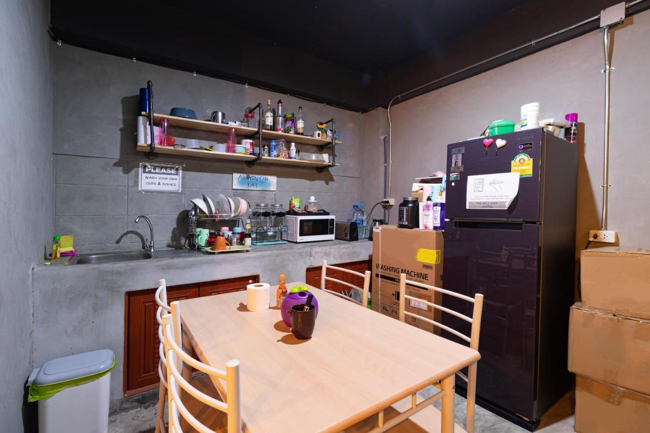 The Beds Ever Hostel (Adults Only) Bangkok Esterno foto