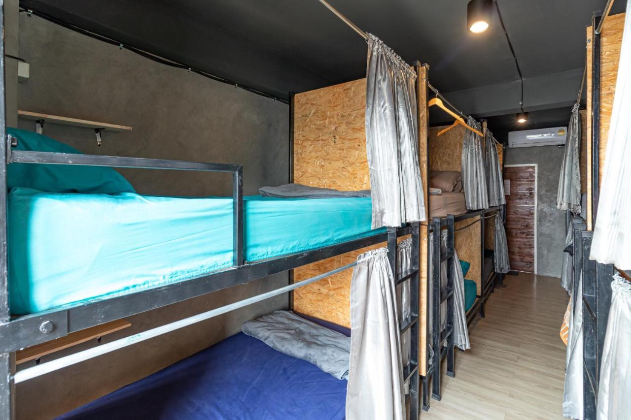 The Beds Ever Hostel (Adults Only) Bangkok Esterno foto