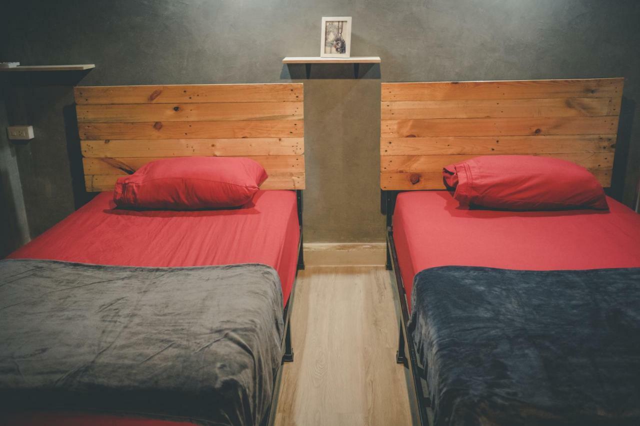 The Beds Ever Hostel (Adults Only) Bangkok Esterno foto