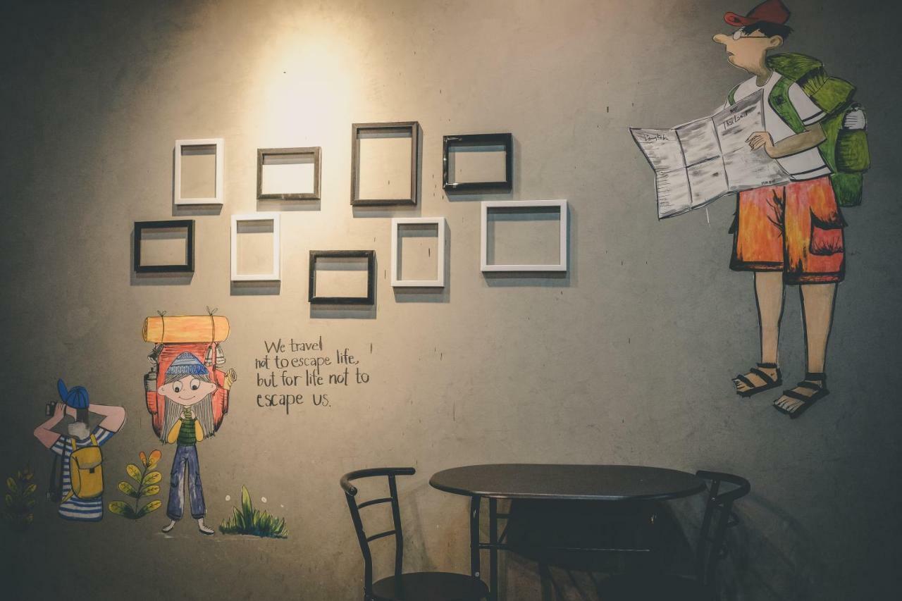 The Beds Ever Hostel (Adults Only) Bangkok Esterno foto