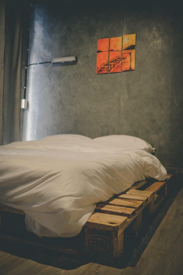 The Beds Ever Hostel (Adults Only) Bangkok Esterno foto