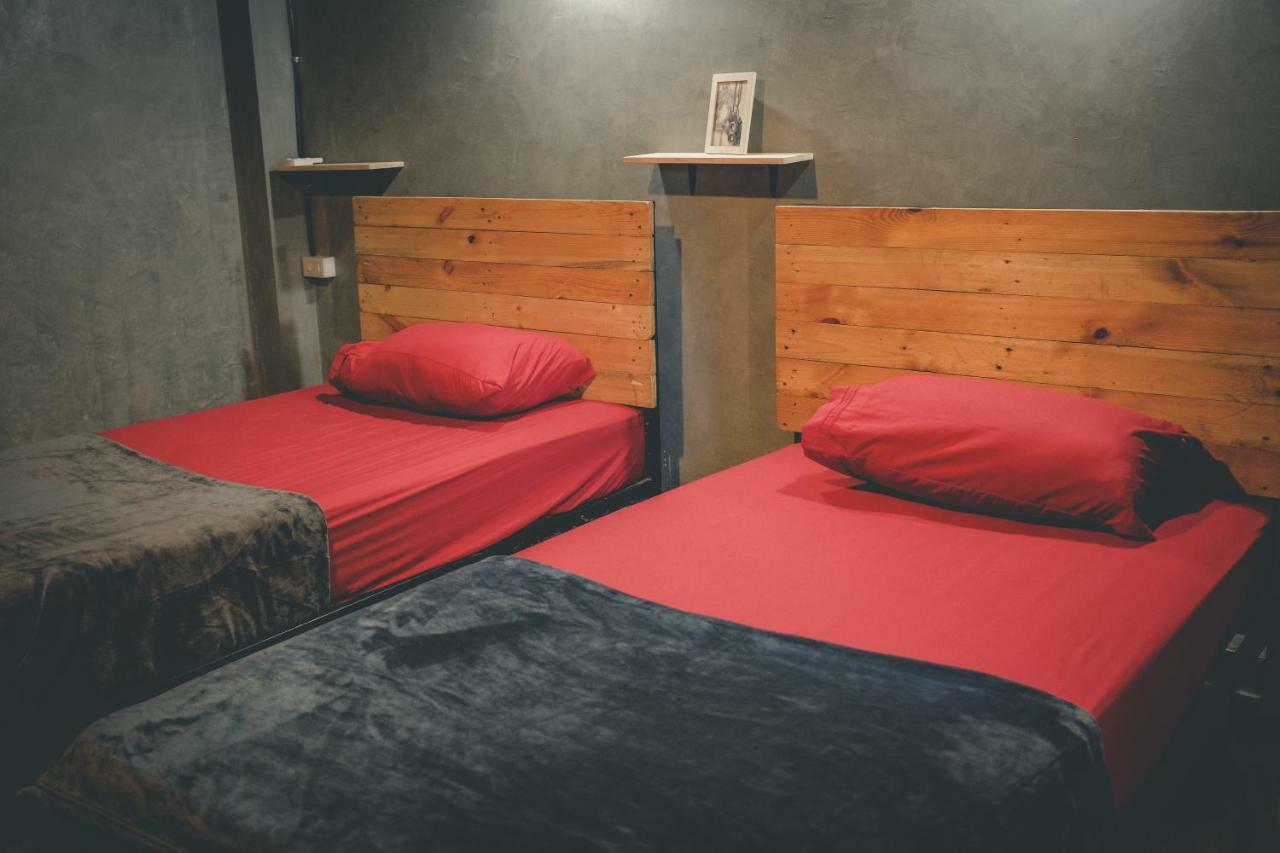 The Beds Ever Hostel (Adults Only) Bangkok Esterno foto
